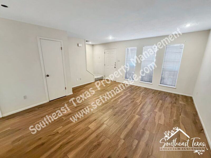 6630 Lexington Dr - Photo 2 of 14