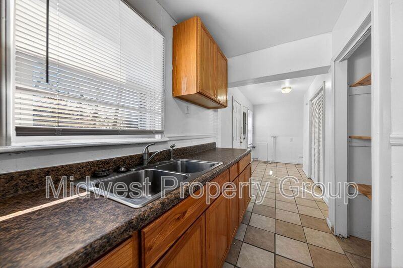 334 Mueller Ave - Photo 2 of 19