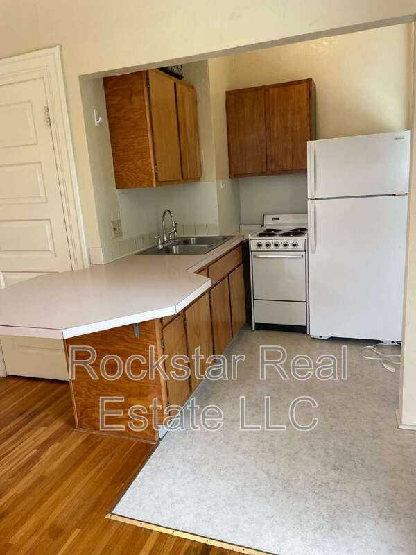 924 S Maple St - Photo 4 of 7