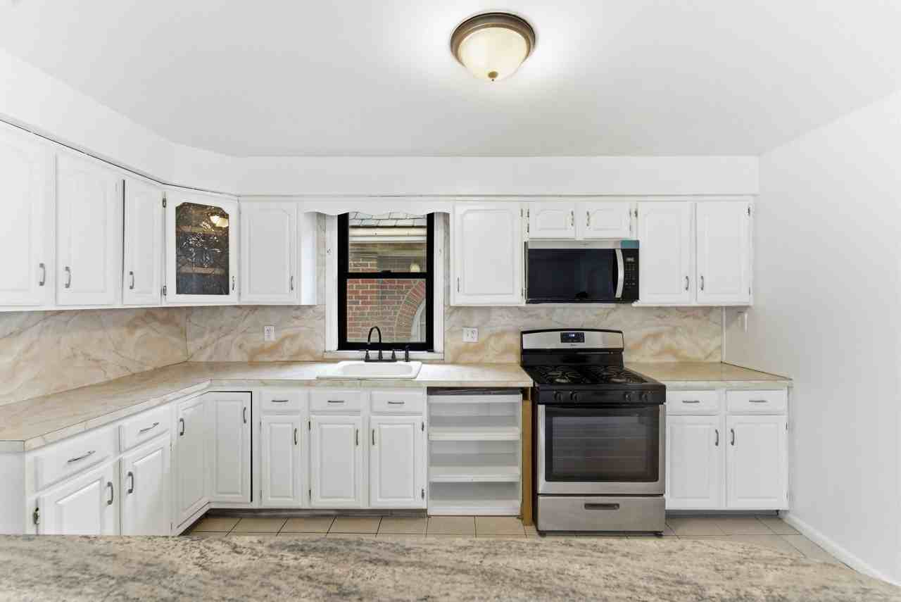 812 Roosevelt Ave #2 - Photo 3 of 17