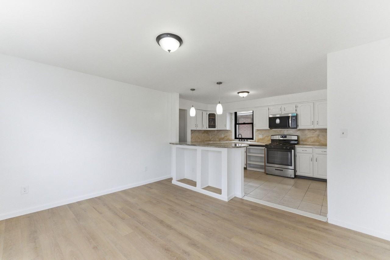 812 Roosevelt Ave #2 - Photo 5 of 17