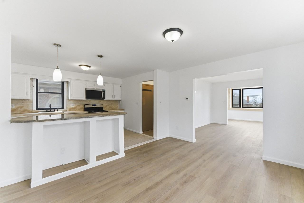 812 Roosevelt Ave #2 - Photo 6 of 17