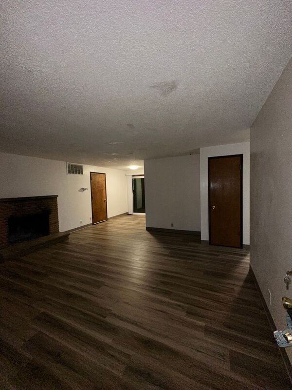 1580 Larkspur Ave - Photo 2 of 10