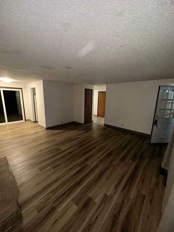 1580 Larkspur Ave - Photo 5 of 10