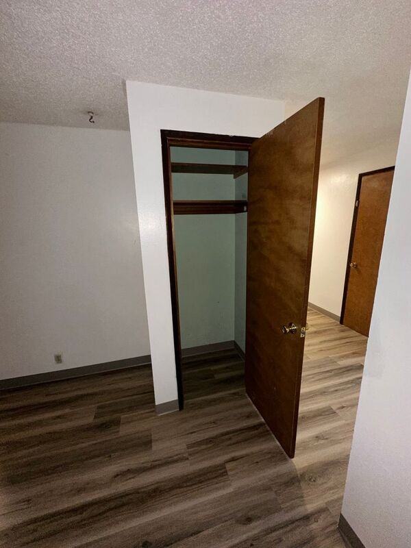 1580 Larkspur Ave - Photo 6 of 10