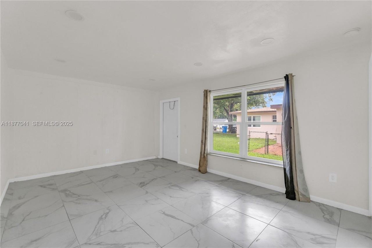 5807 Southwest 27th Street #1