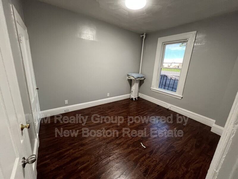 64 Hollis St - Photo 5 of 21