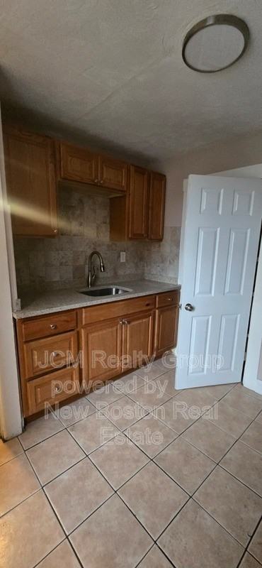 86 Main St - Photo 3 of 31