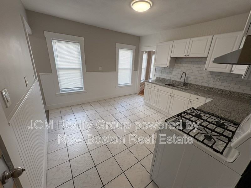 83 Swan Street Everett Ma - Photo 3 of 31