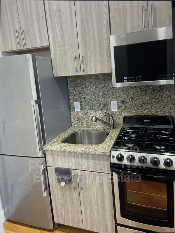 16 5th St - Photo 4 of 12