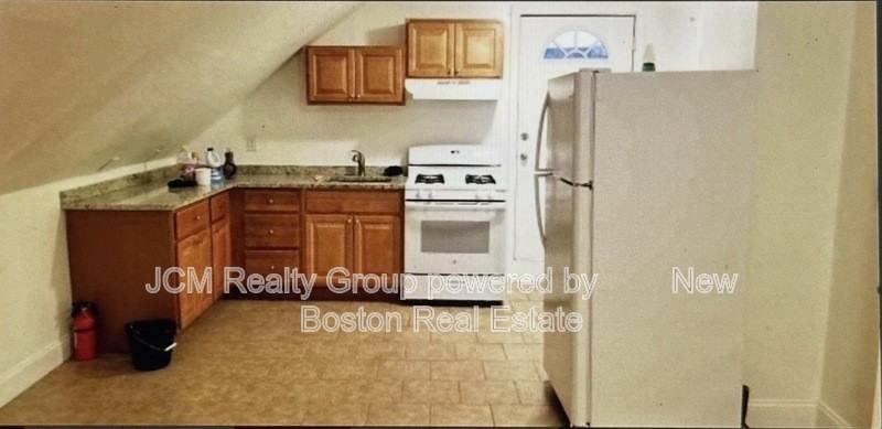 61 Crescent Ave #4 - Photo 2 of 14