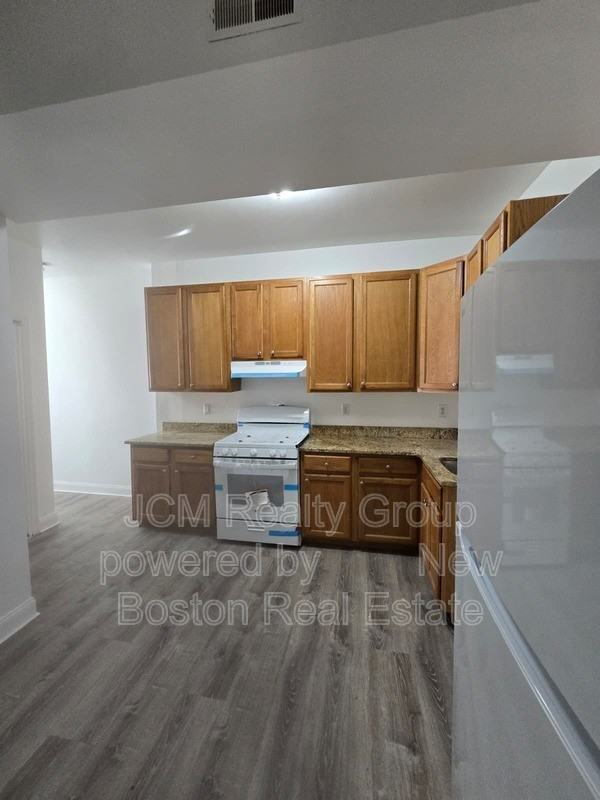 138 Chestnut St #1 - Photo 3 of 40