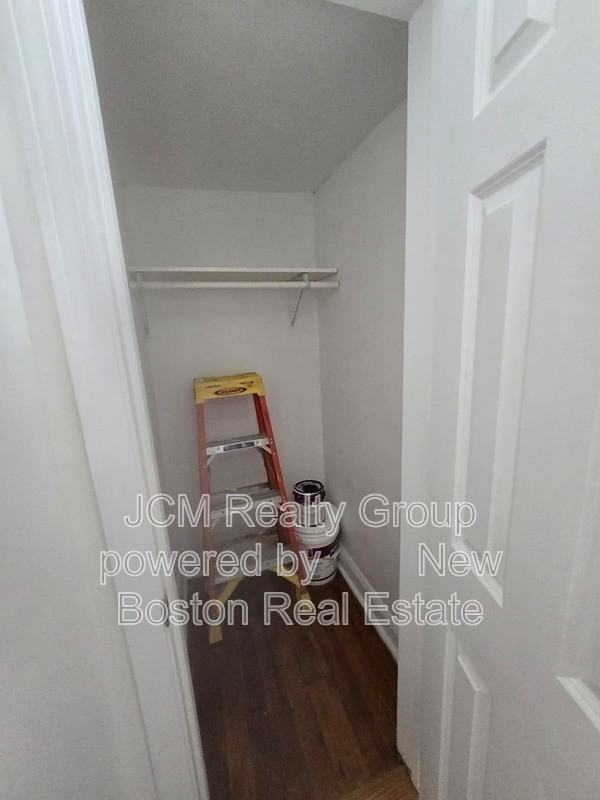 138 Chestnut St #1 - Photo 5 of 40