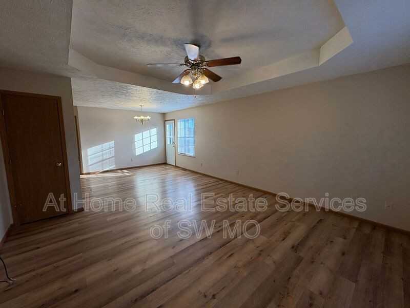 2102 Southfork Dr - Photo 2 of 12