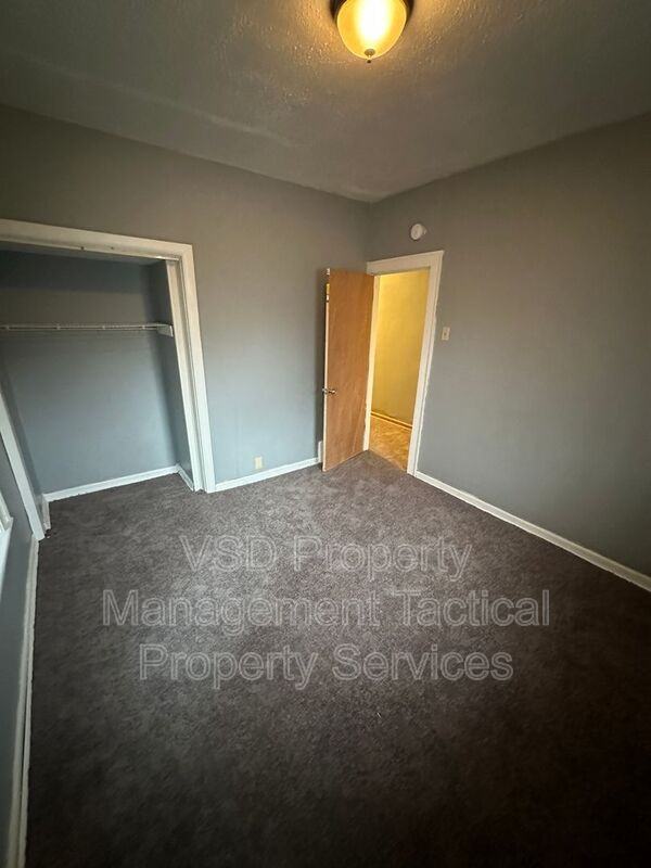 3289 East Blvd #2 - Photo 4 of 16