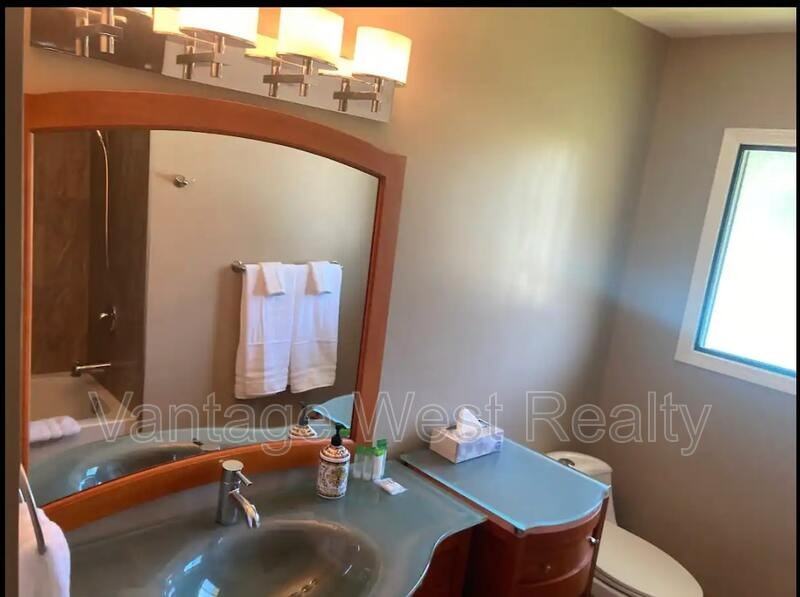 4279 Lakeshore Rd - Photo 7 of 20