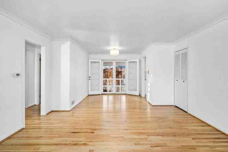 2921 S Adams St - Photo 4 of 29