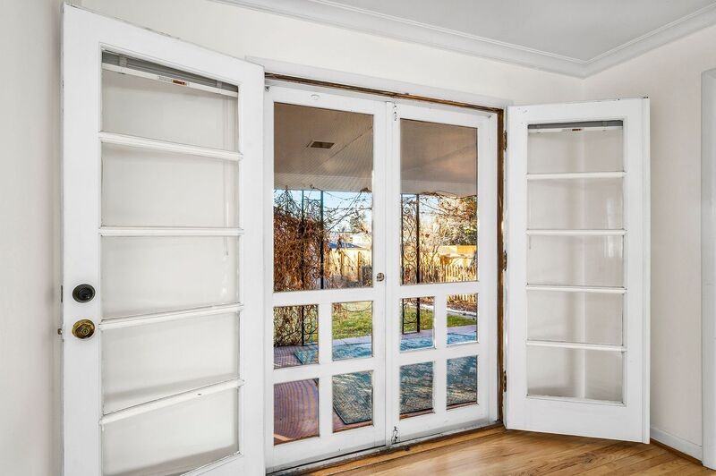 2921 S Adams St - Photo 5 of 29