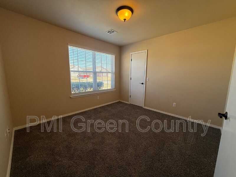 8946 S 260th East Ave - Photo 4 of 18