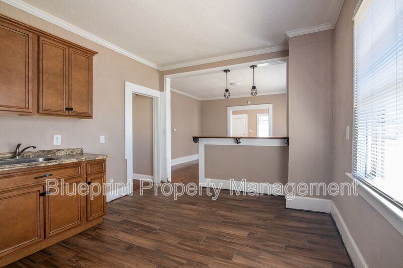 644 Alabama Ave Sw - Photo 6 of 20