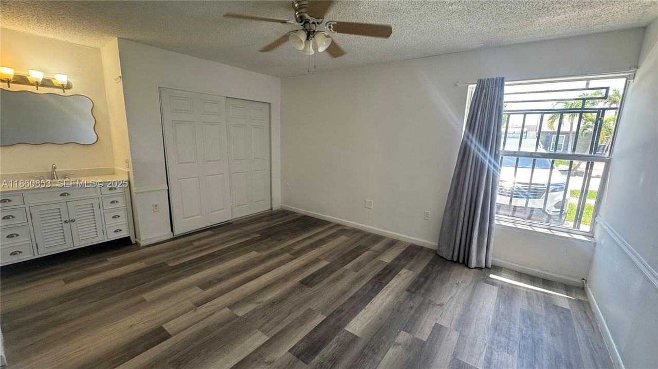 12621 Southwest 210th Terrace - Photo 4 of 13