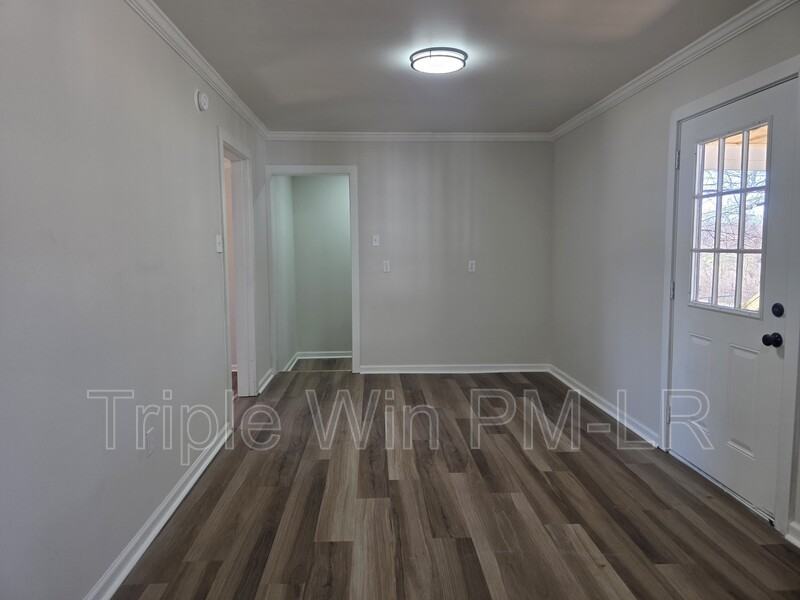 1413 Nannette St - Photo 7 of 35