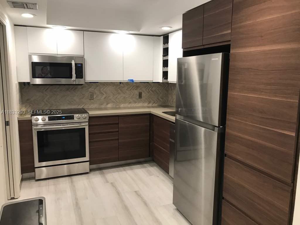 4200 Oaks Terrace #206