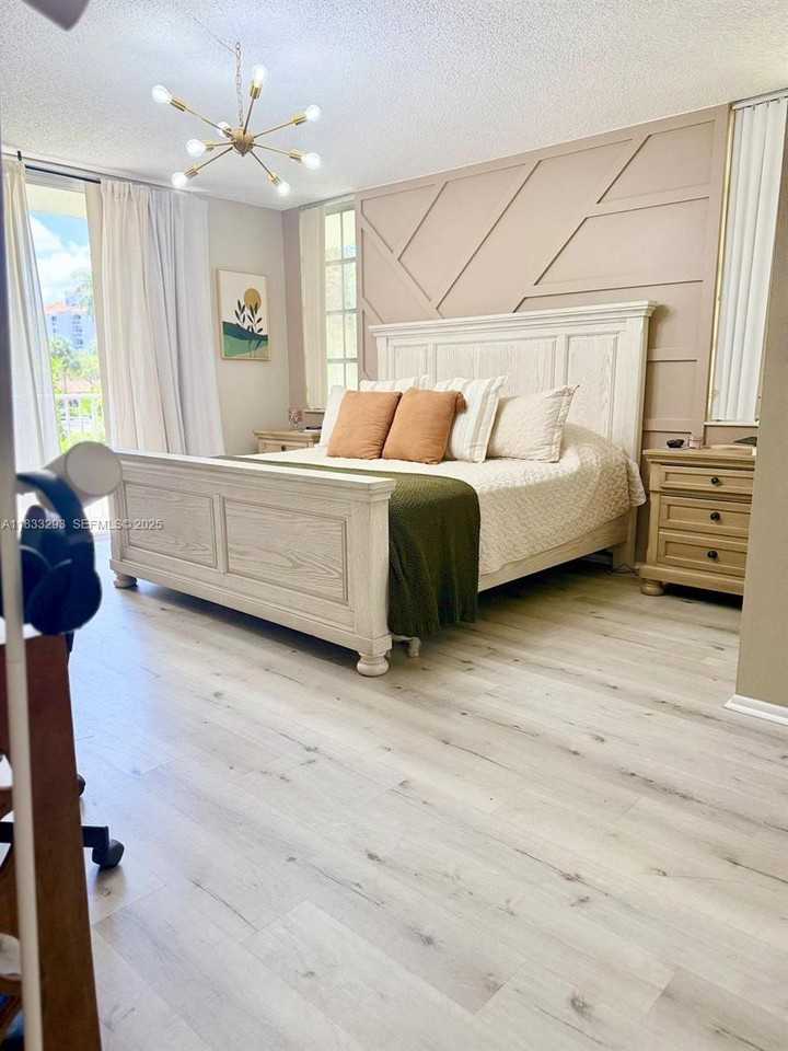 4200 Oaks Terrace #206 - Photo 7 of 14