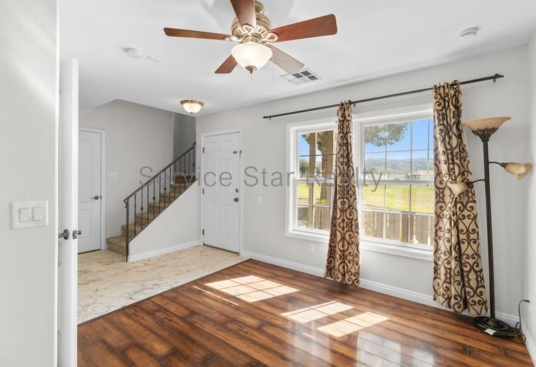 2129 E Huntington Dr - Photo 5 of 23