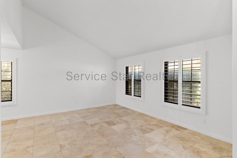 439 E Barbara Dr - Photo 5 of 26