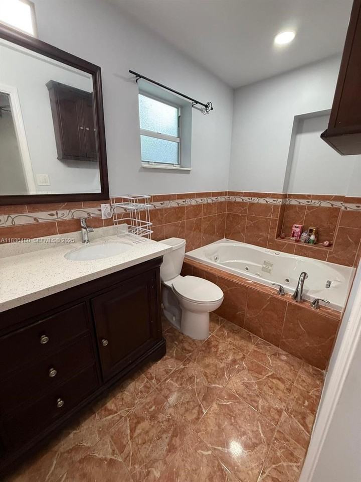 4281 Northwest 35th Avenue - Photo 4 of 34