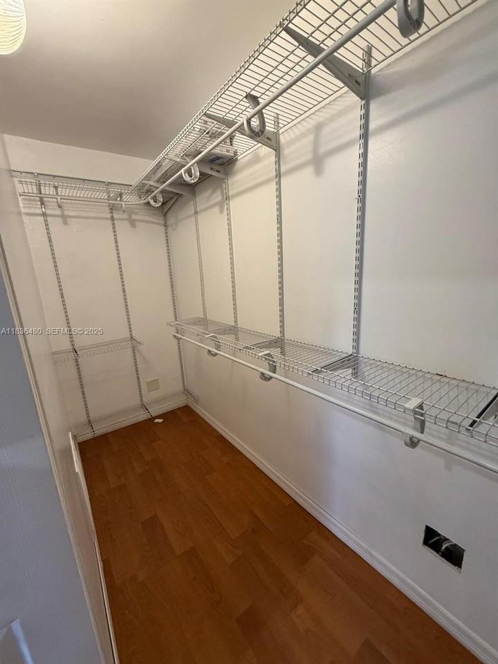 4281 Northwest 35th Avenue - Photo 5 of 34