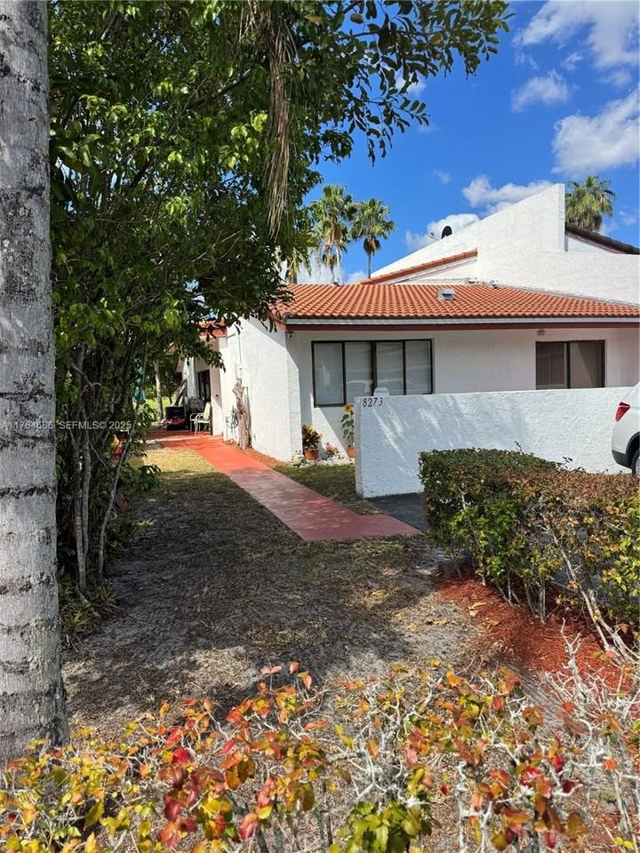 8273 Northwest 36th Street #8273 - Photo 6 of 20