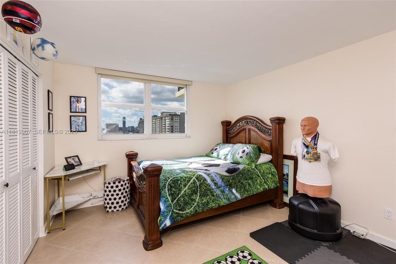 1501 South Ocean Drive #1205 - Photo 2 of 22