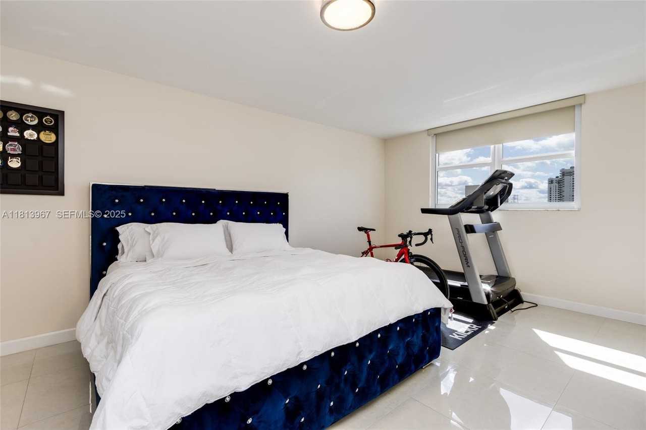 1501 South Ocean Drive #1205 - Photo 3 of 22