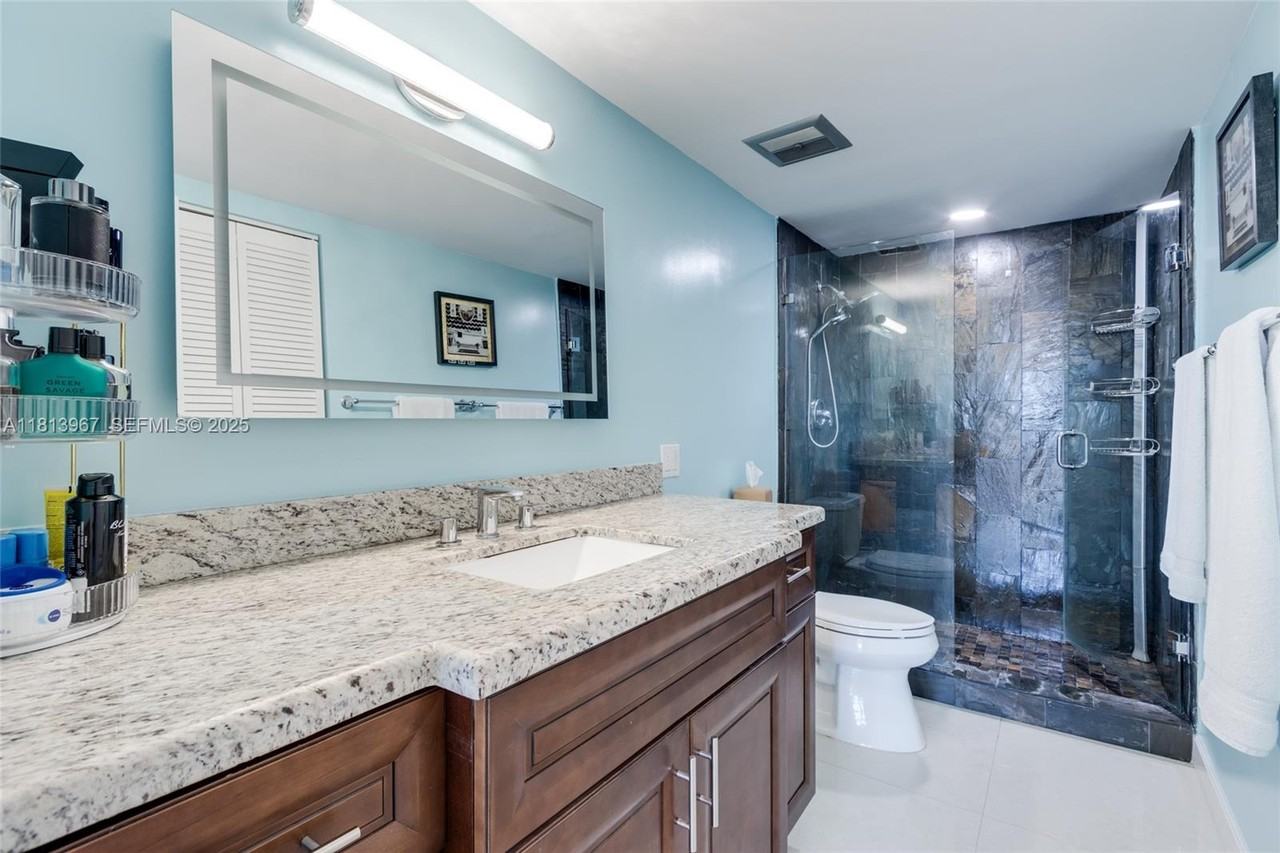 1501 South Ocean Drive #1205 - Photo 5 of 22