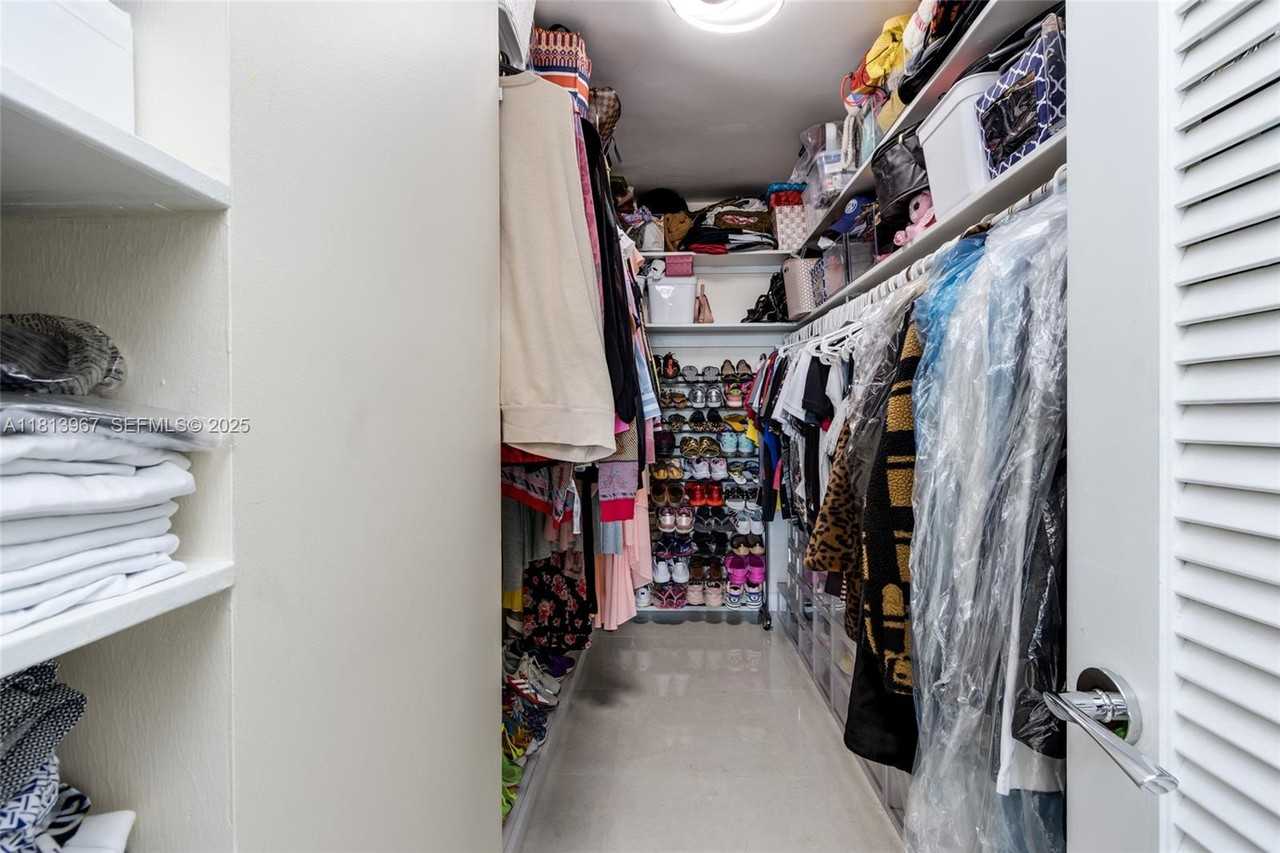 1501 South Ocean Drive #1205 - Photo 6 of 22