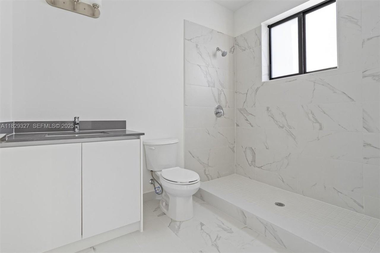 18953 Southwest 344th Terrace #0 - Photo 4 of 35