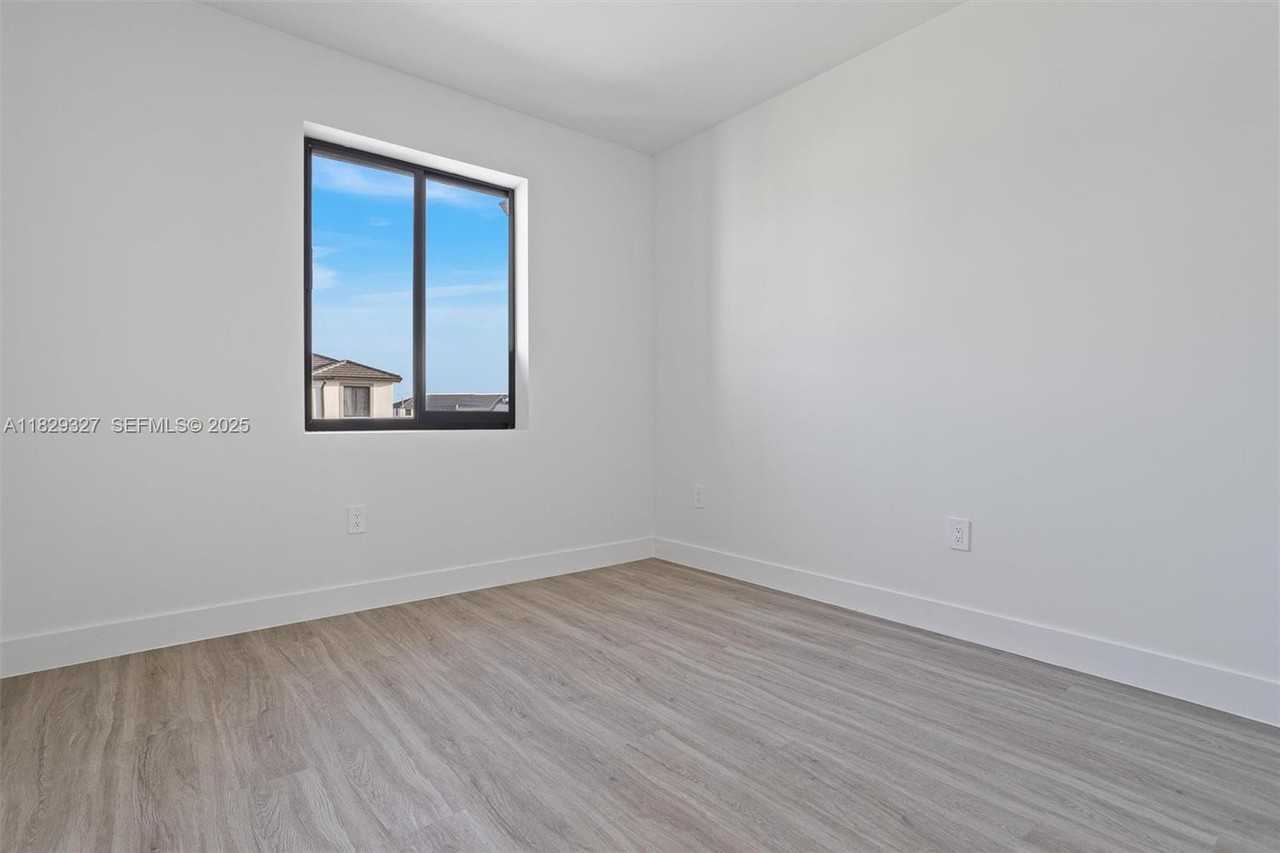 18953 Southwest 344th Terrace #0 - Photo 6 of 35