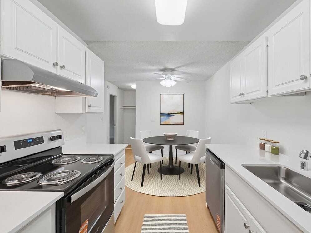 eaves Foster City - Photo 3 of 40