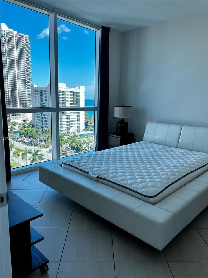 1945 South Ocean Drive #1411 - Photo 3 of 41