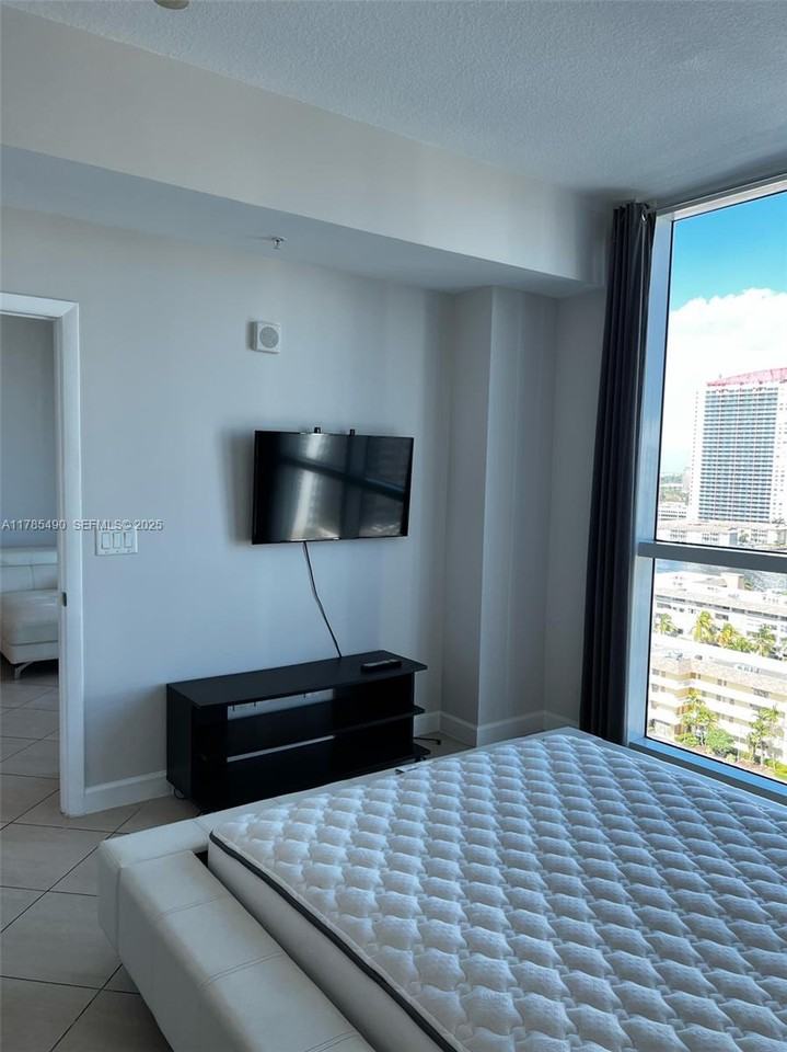 1945 South Ocean Drive #1411 - Photo 5 of 41