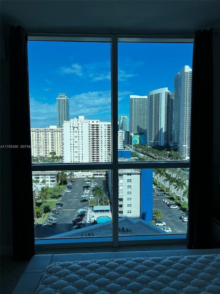 1945 South Ocean Drive #1411 - Photo 6 of 41