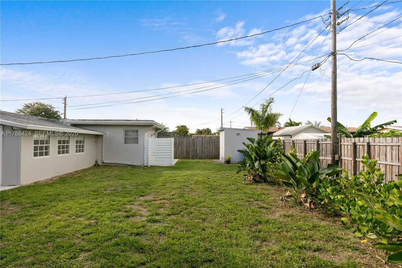 1511 Northwest 85th Way #0 - Photo 7 of 34