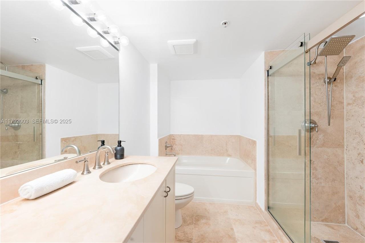 3232 Coral Way #1507 - Photo 6 of 34