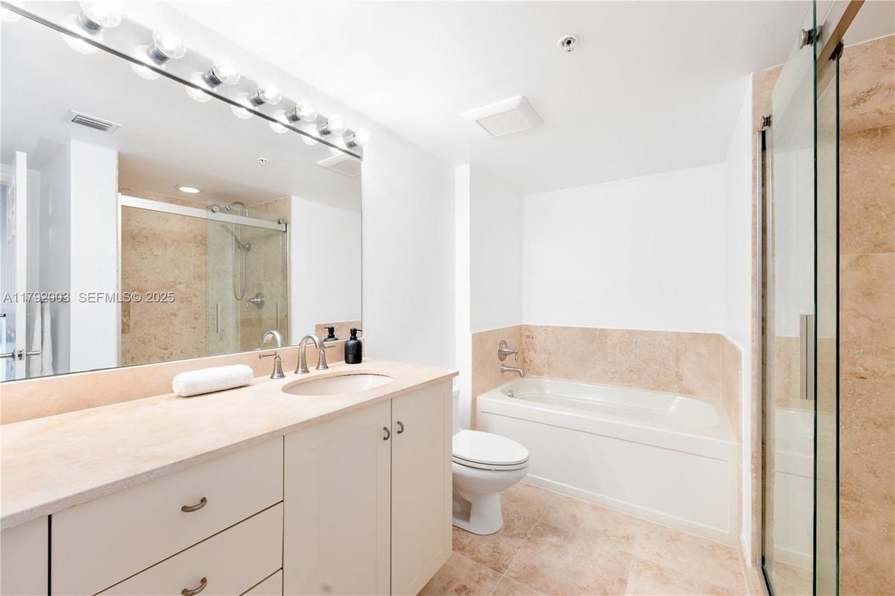 3232 Coral Way #1507 - Photo 7 of 34