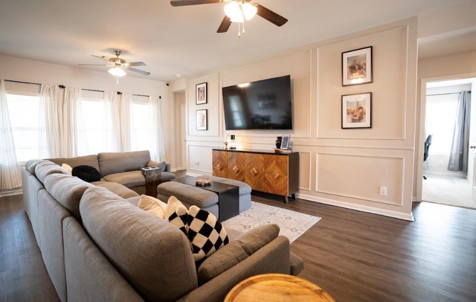 16430 Natchez Dr - Photo 4 of 10