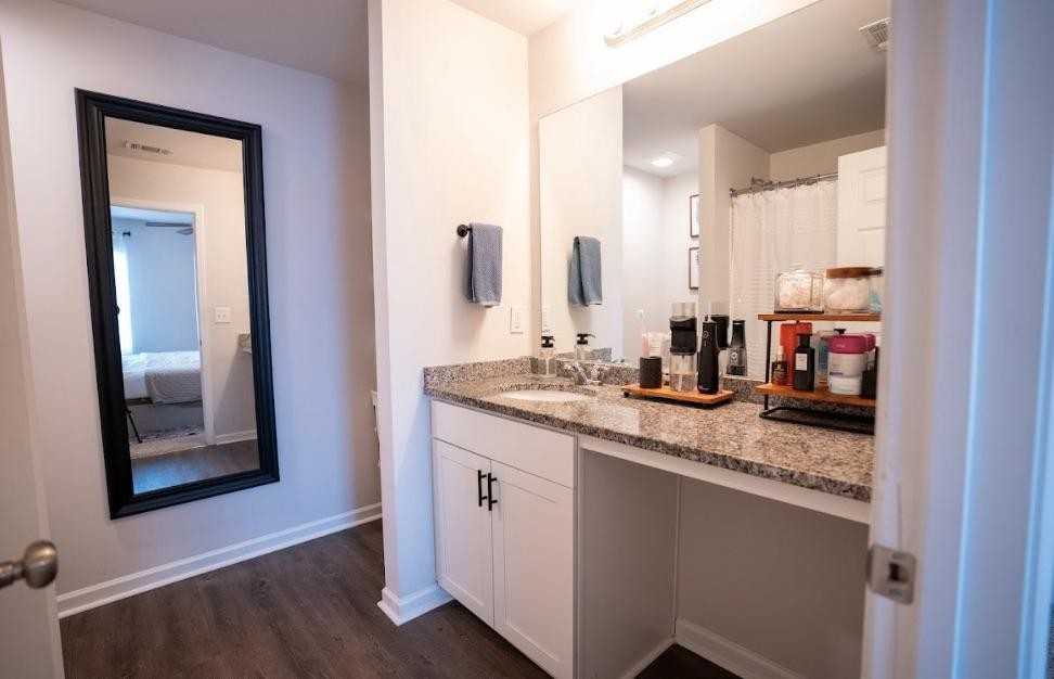 16430 Natchez Dr - Photo 7 of 10