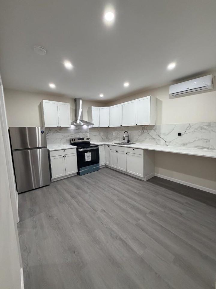 636 Beach 22nd St - Photo 2 of 27