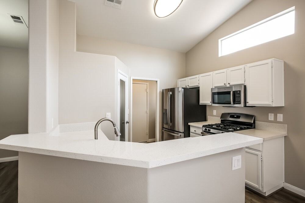 1604 Watercreek Dr - Photo 7 of 16